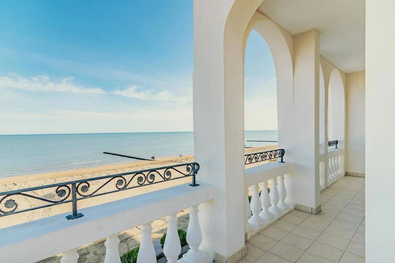 Hotel Casa Bianca Al Mare Lido di Jesolo 4*,